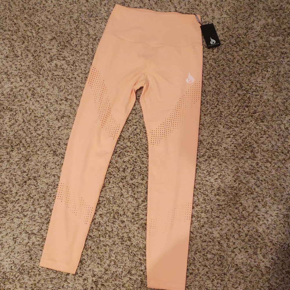 NWT Ryderwear light tangerine leggings